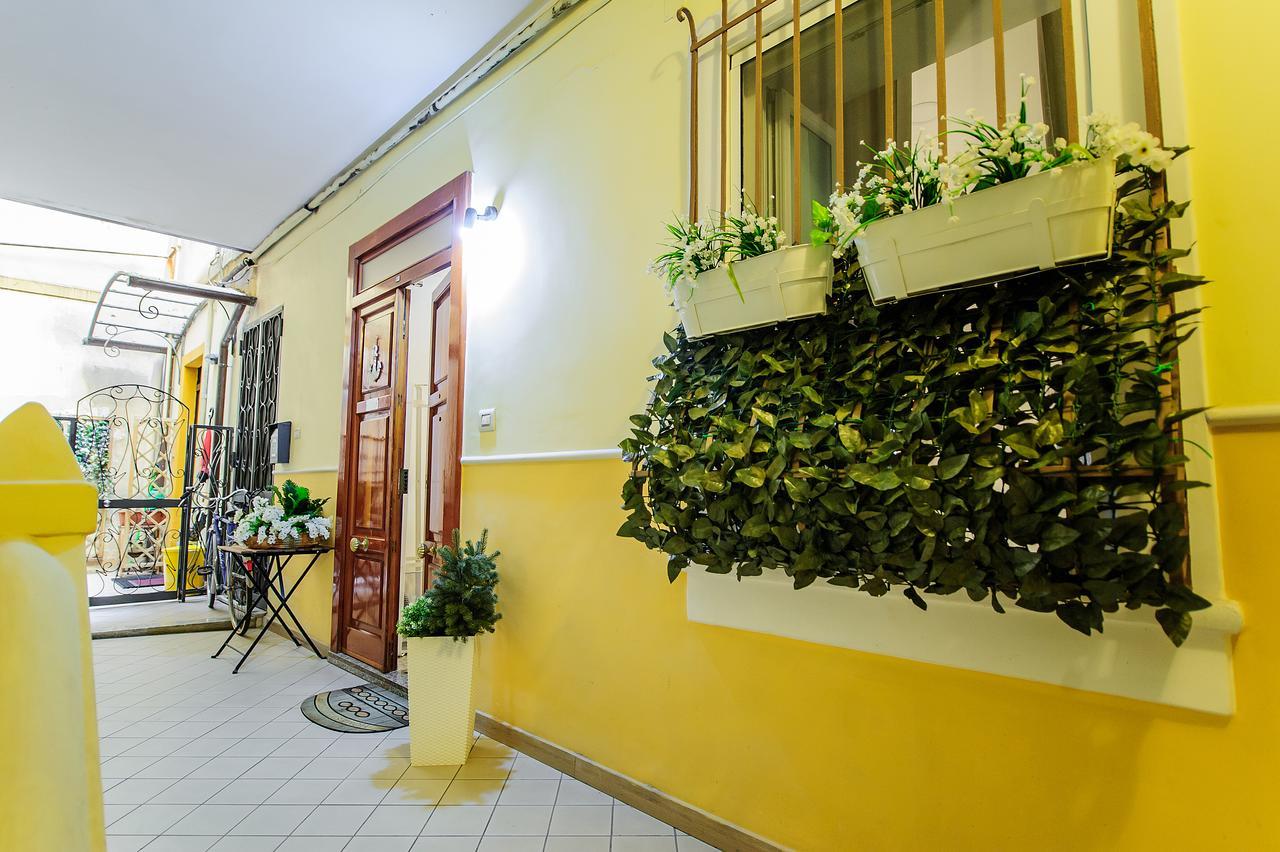 Margherita'S Apartment Σαλέρνο Εξωτερικό φωτογραφία