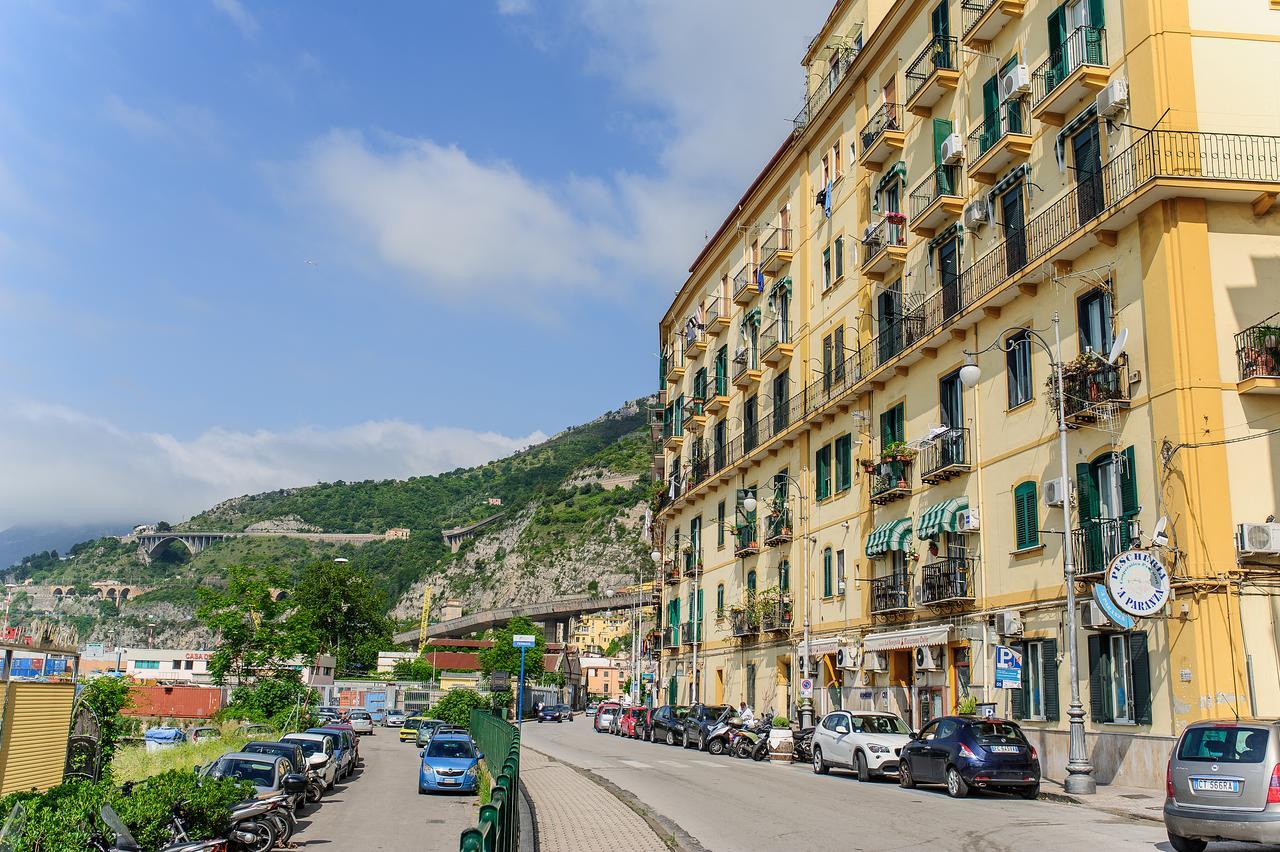 Margherita'S Apartment Σαλέρνο Εξωτερικό φωτογραφία